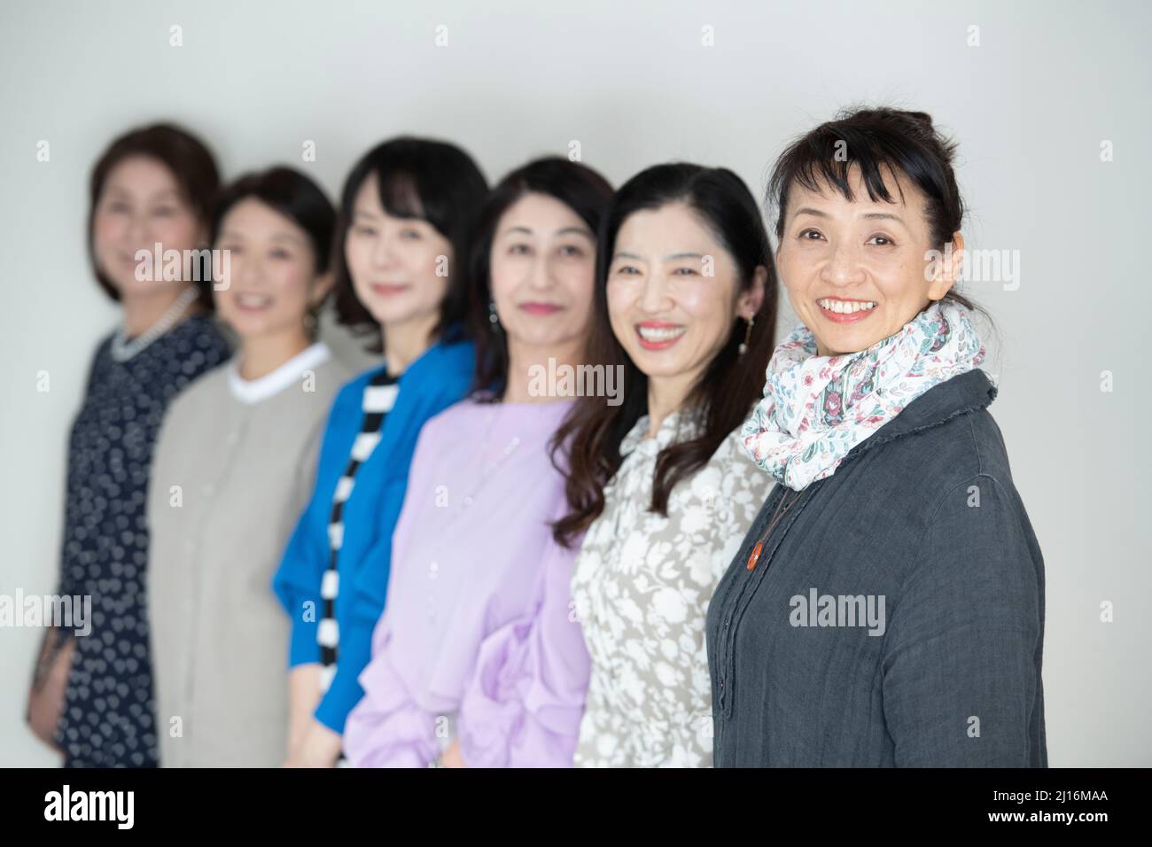 Smiling diverse group women hi-res stock photography and images - Alamy