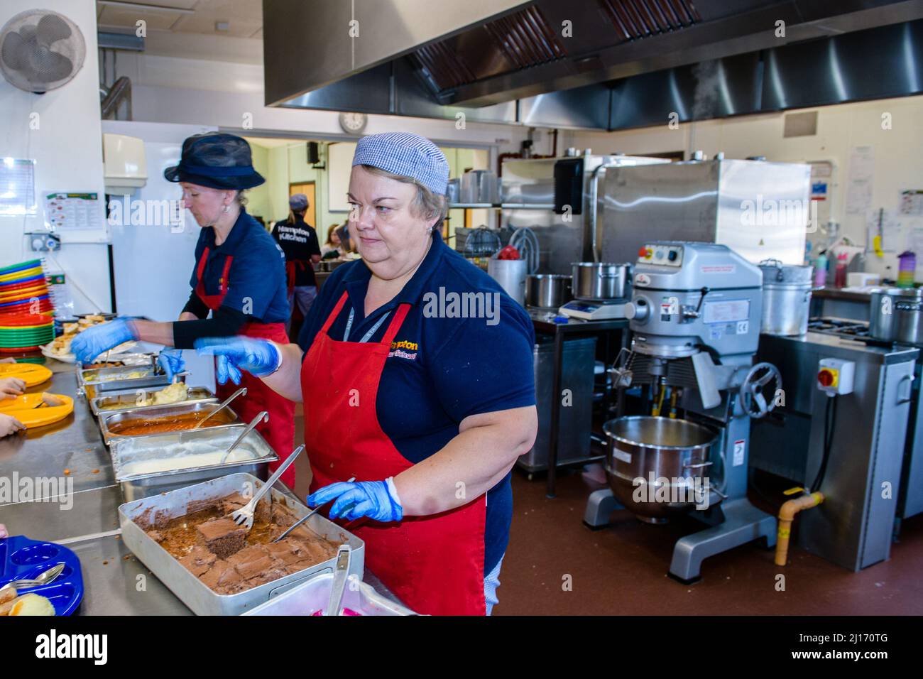 School Dinner Ladies Stock Photo Alamy school-catering-workers-hi-res-stock-photography-and-images-alamy