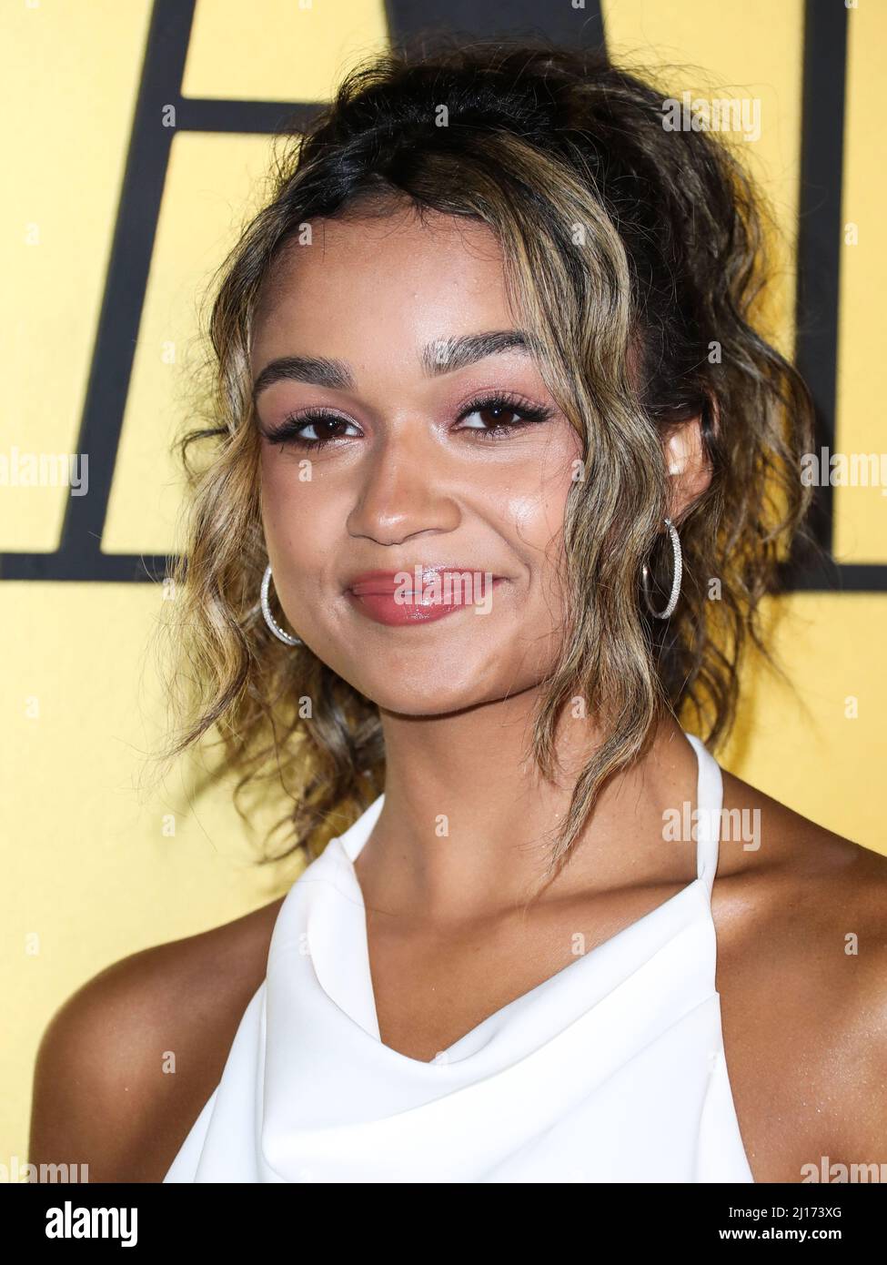Hollywood Los Angeles California Usa March 22 Madison Bailey Arrives At The Vanities Party A Night For Young Hollywood Hosted By Vanity Fair Held At Musso And Frank Grill On March
