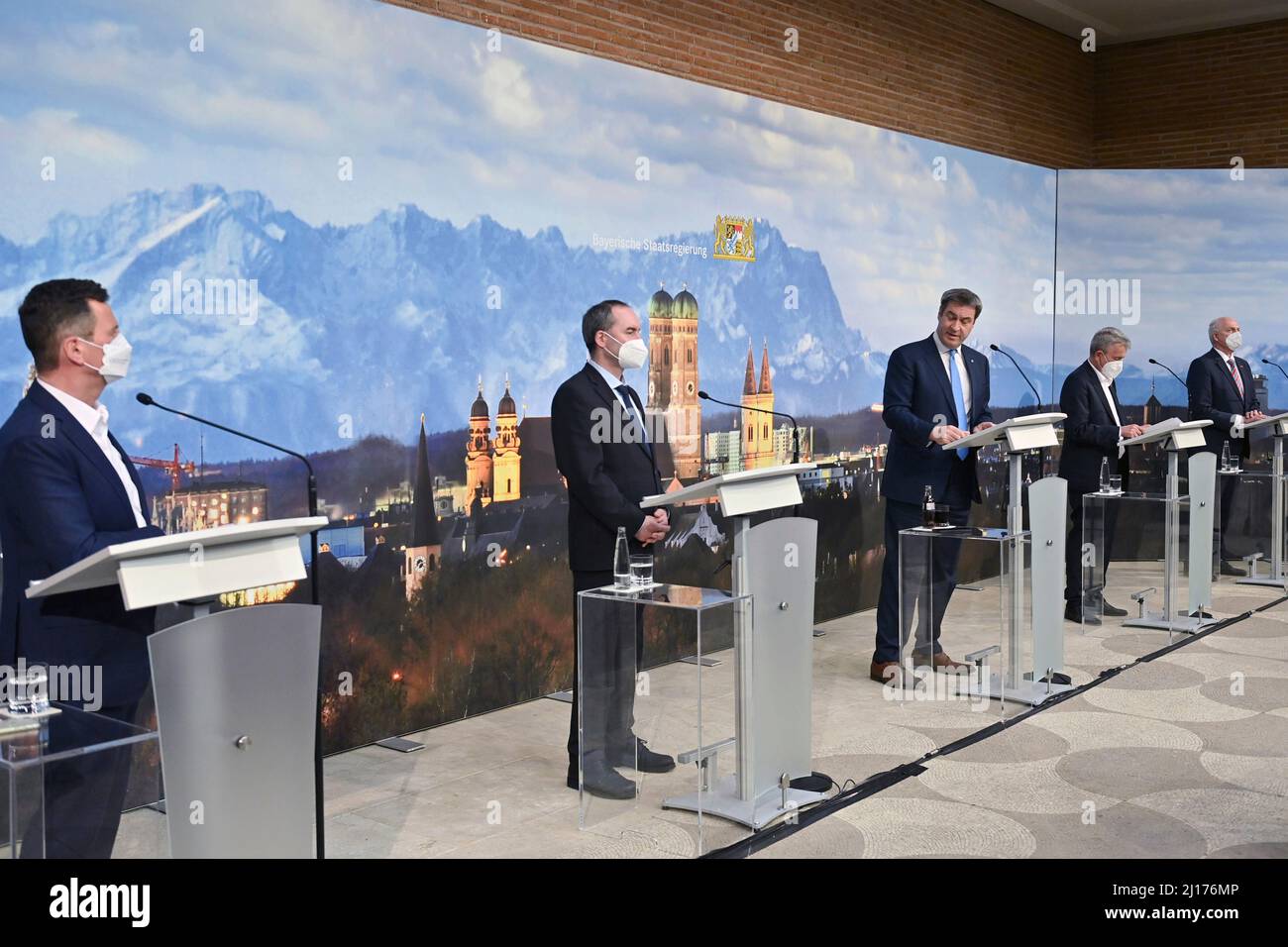 From left: Chief Executive of the Bavarian Chamber of Commerce and Industry Dr. Manfred Goessl, Hubert AIWANGER (free voters, Bavarian Minister of Economic Affairs), Markus SOEDER (Prime Minister of Bavaria and CSU Chairman), Chief Executive of the Bavarian Economy Association Bertram Brossardt, President of the Bavarian Crafts Day Franz Xaver Peteranderl. Press conference of the Bavarian State Government after the Bavarian Energy Convention on March 23, 2022 in the Prince Carl Palais in Munich. Stock Photo