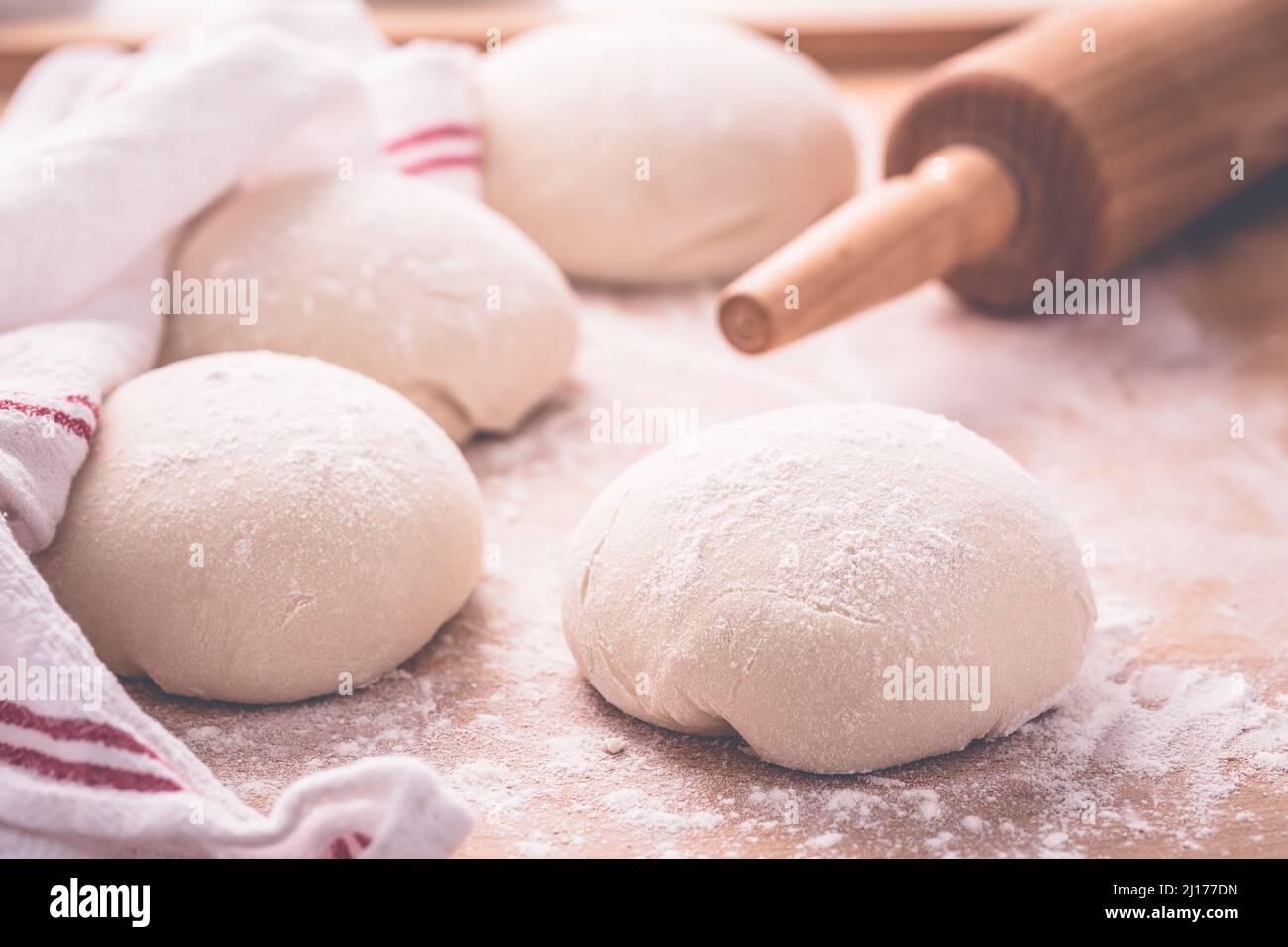 Yeast dough for making braided cakes, pies, pizza and rolls with