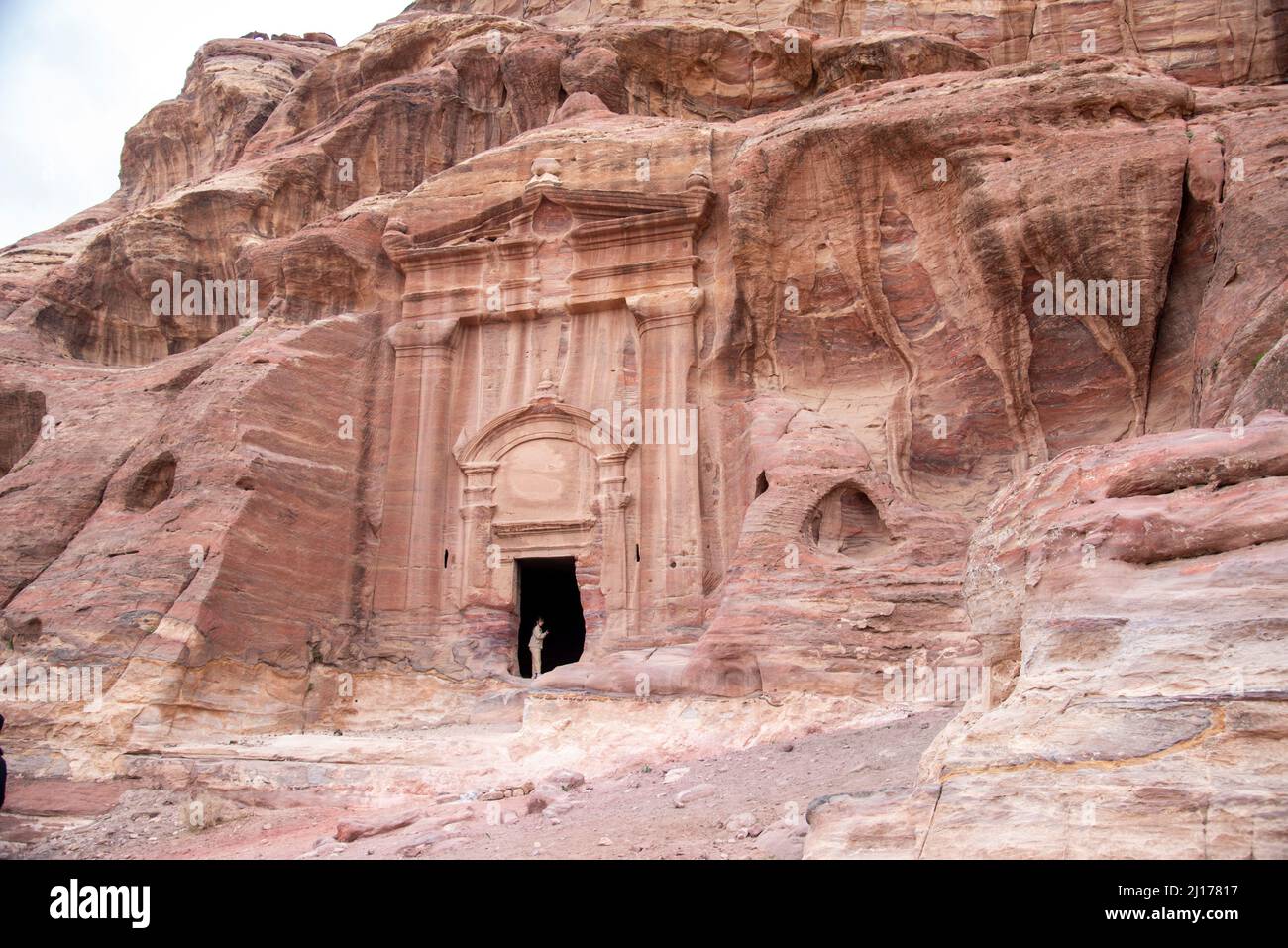 jordania petra 23-03-2022 visitando petra, la otra cara de petra, detrás de la puerta del tesoro, hay un mundo desconocido de petr Stock Photo