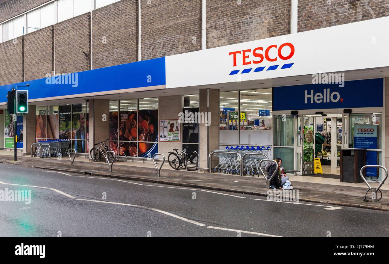 Tesco shop hi-res stock photography and images - Alamy