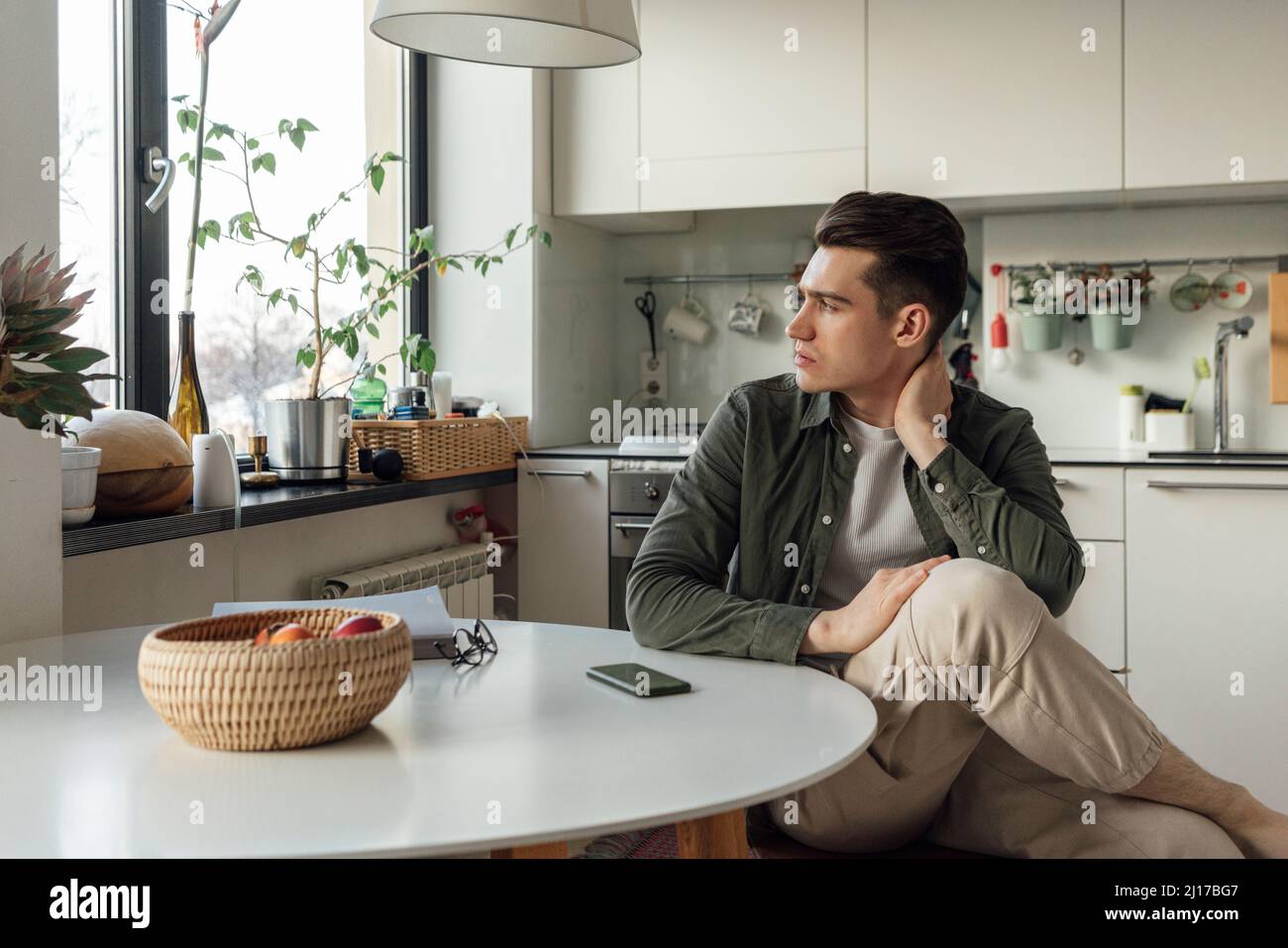 Kitchen table interior window hi-res stock photography and images - Alamy