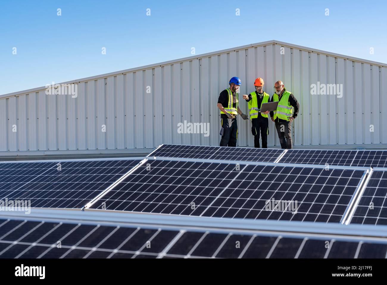 Power station technicians hi-res stock photography and images - Alamy