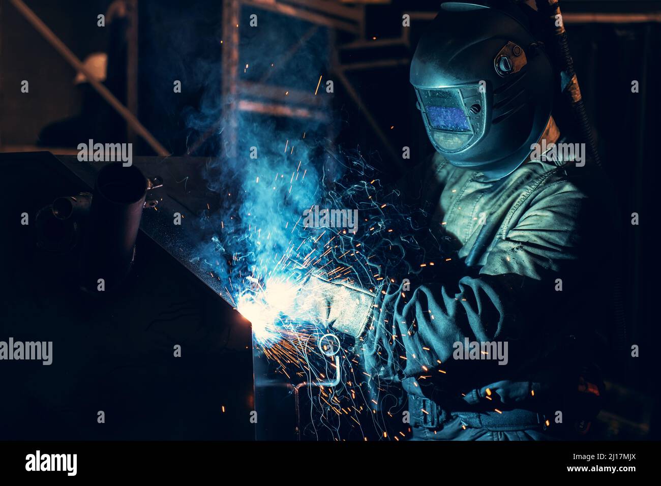 Welder helmet hi-res stock photography and images - Page 2 - Alamy