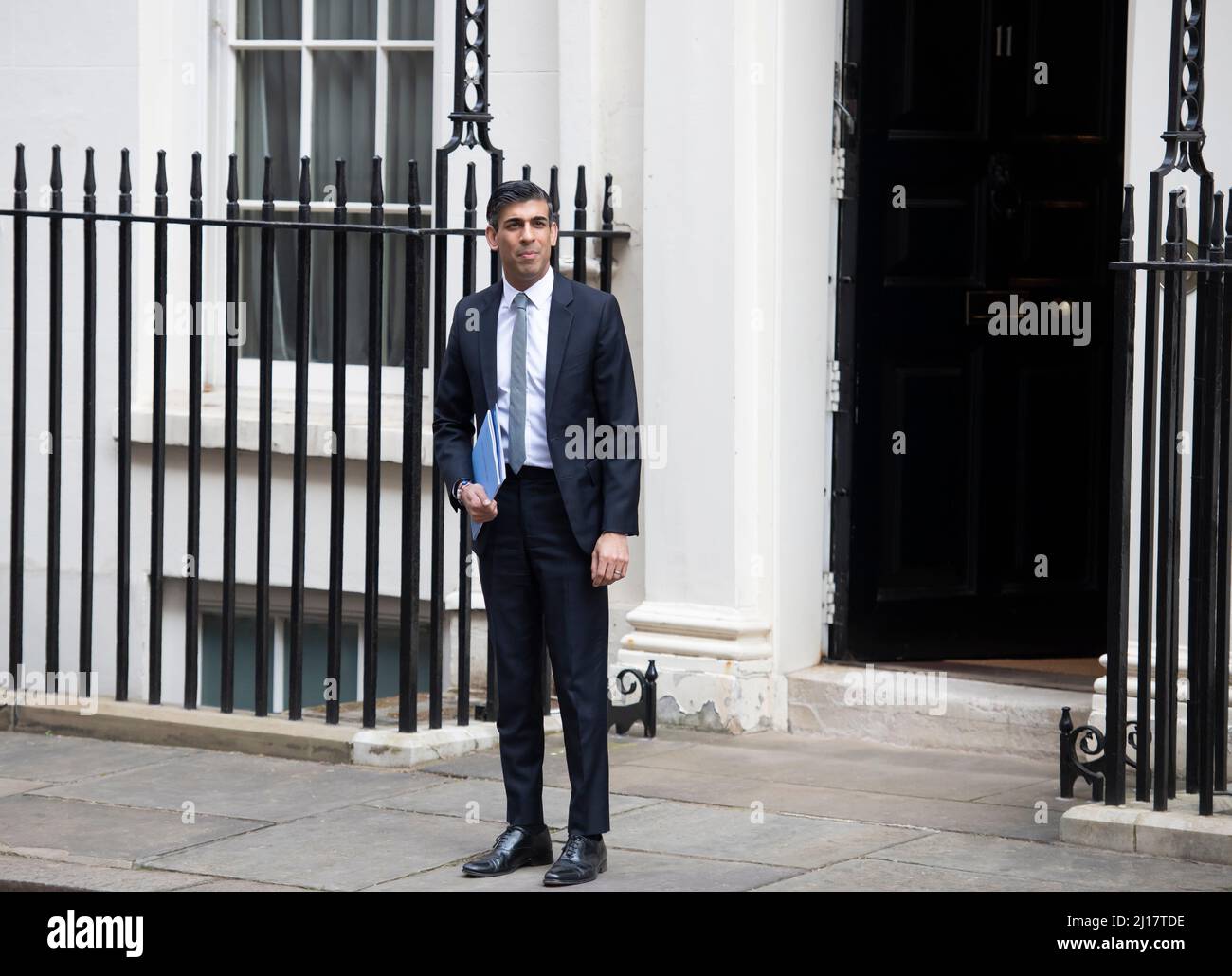 11 Downing Street, London, UK. 23 March 2022. Rishi Sunak MP, Chancellor of the Exchequer, leaving 11 Downing Street before giving his Spring Statement to Parliament. Credit: Malcolm Park/Alamy Live News. Stock Photo