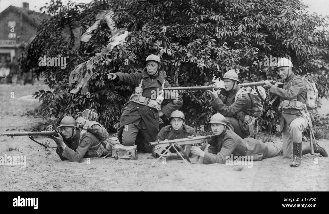 Belgian machine gunners WW1 Stock Photo