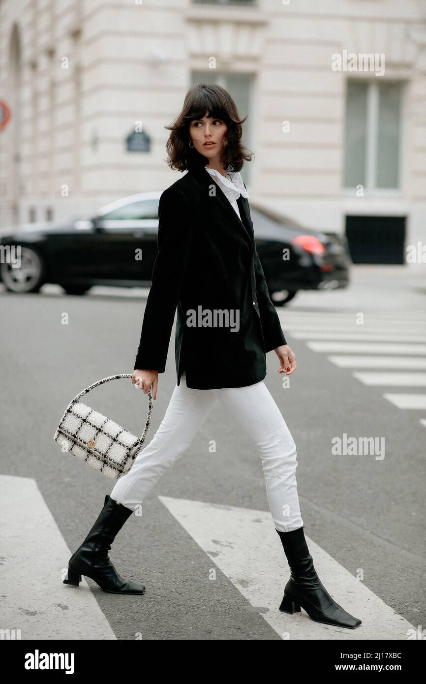 Street style, Justine Soranzo arriving at Leonard FallWinter 20222023