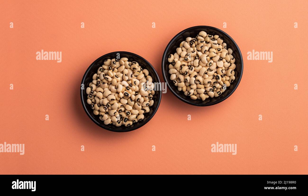 Vigna unguiculata Organic dried blackeyed beans Stock Photo Alamy