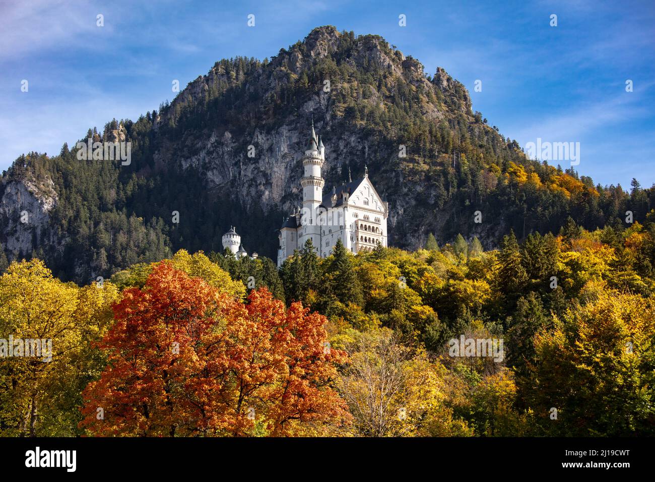 Neuschwanstein Castle (Schloss Neuschwanstein) in fall colors Bavaria