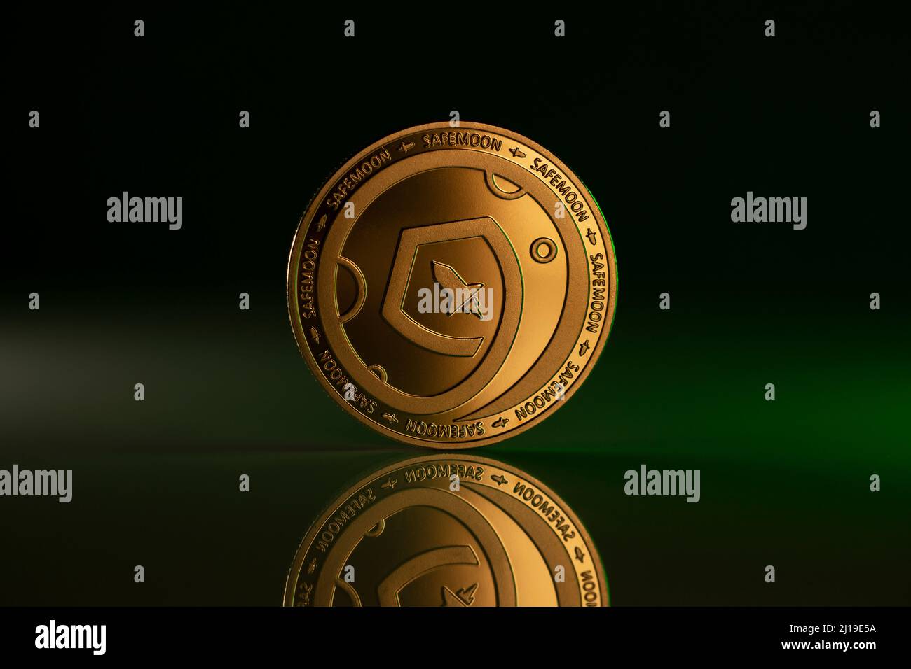 Safemoon cryptocurrency hi-res stock photography and images - Alamy