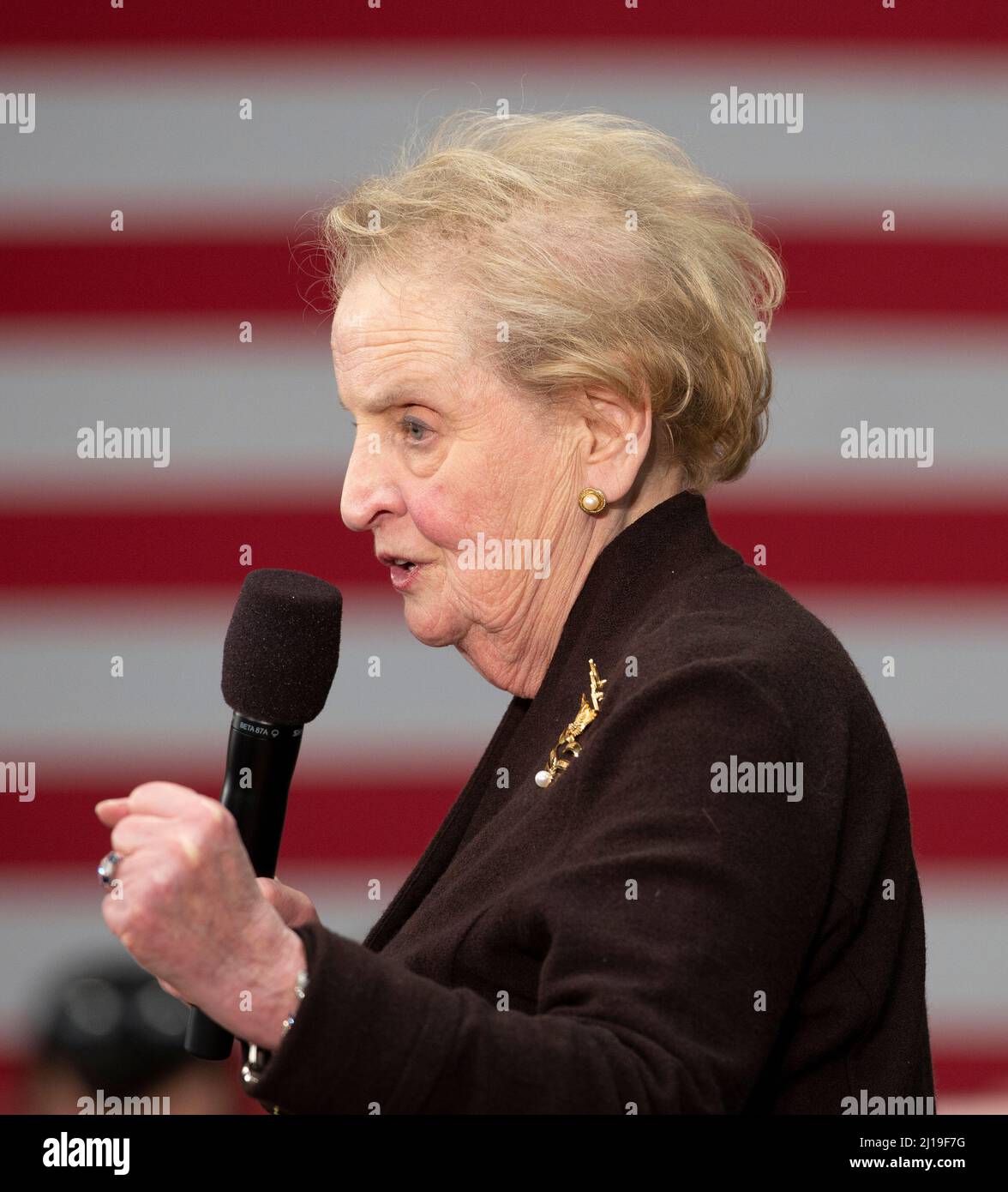 February 6, 2016, Concord, New Hampshire, USA: Former U.S. Secretary of State Madeline Albright campaigns for U.S. Democratic presidential candidate Hillary Clinton at a campaign rally in Concord, New Hampshire on February 6, 2016. Albright dies at age 84 on March 23, 2022. Credit: Keiko Hiromi/AFLO/Alamy Live News Stock Photo
