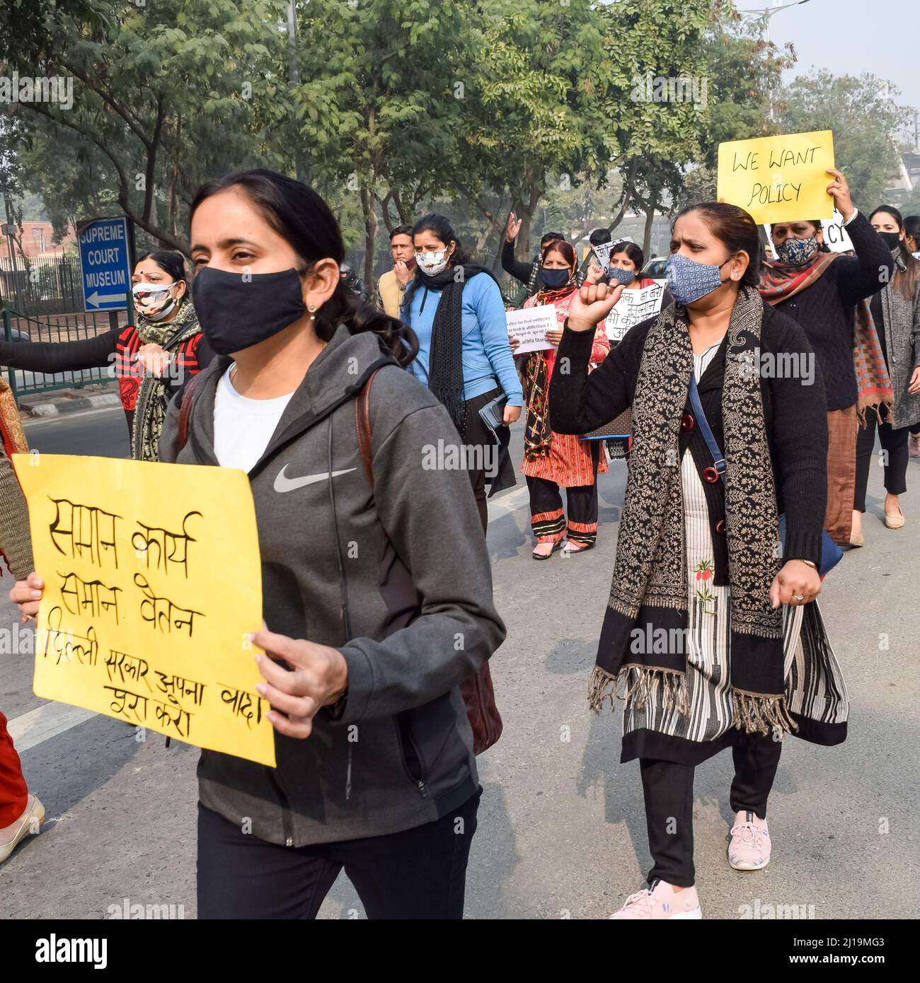 New Delhi, India December 25 2021 : Delhi Contractual Guest Teachers with posters, flags and graffiti’s protesting against Delhi AAP Government for ma Stock Photo