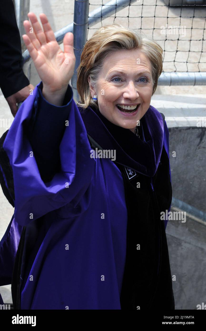 Hillary Clinton treated for blood clot in her head