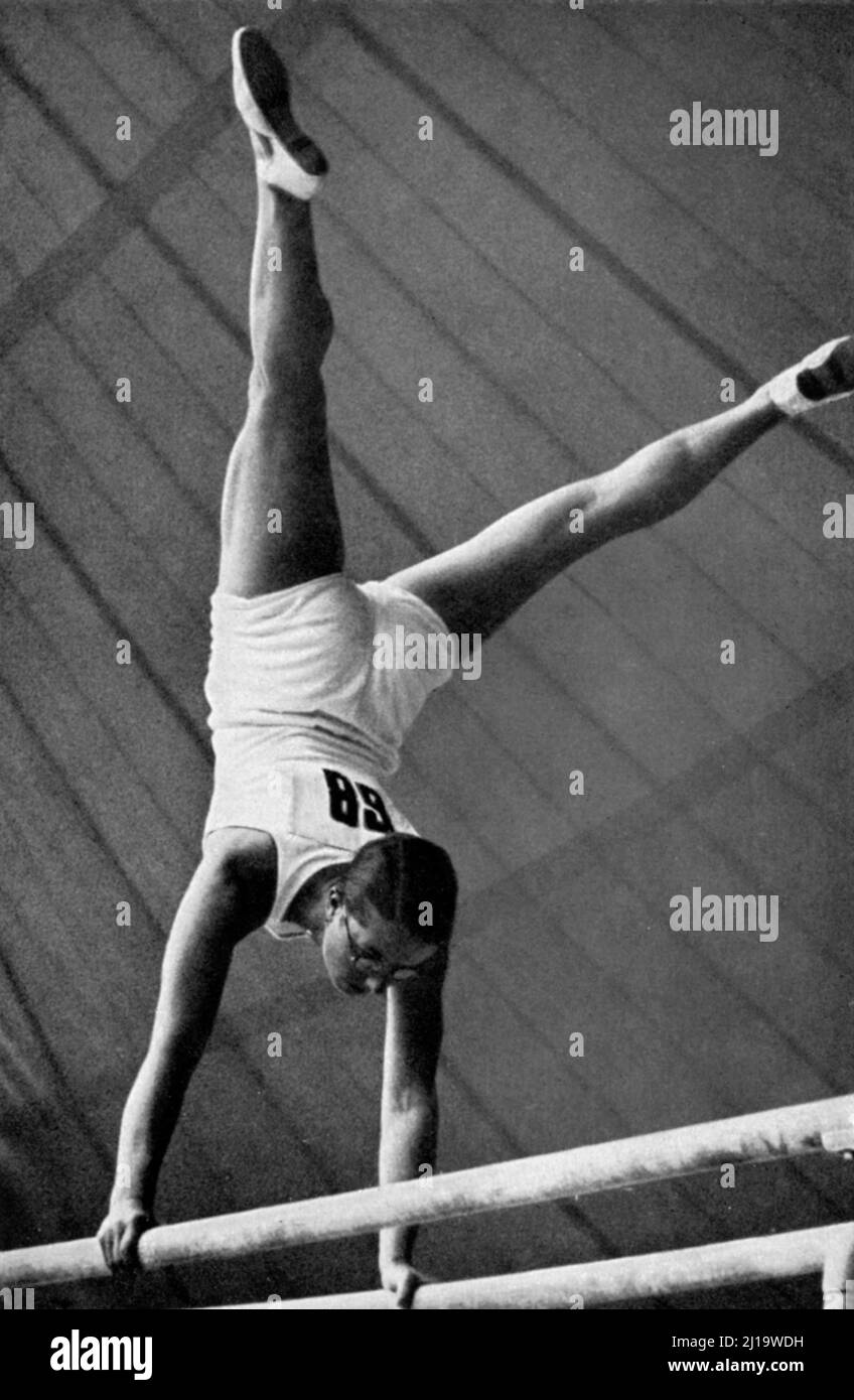 Gymnastics, apparatus gymnastics, the German gymnast Kaete Sohnemann