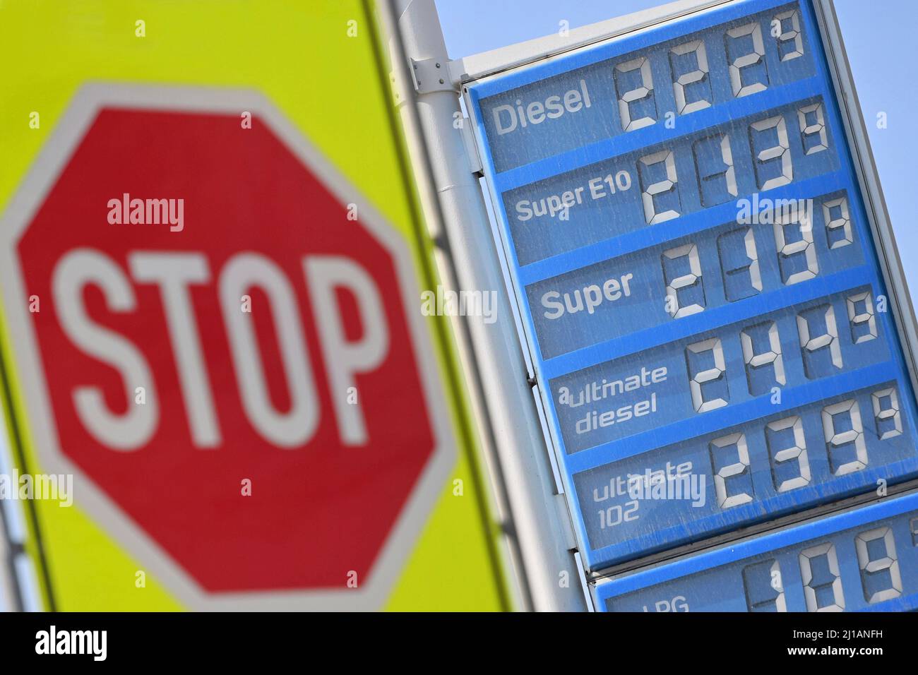 ARCHIVE PHOTO Coalition leaders agree on energy relief package. Theme