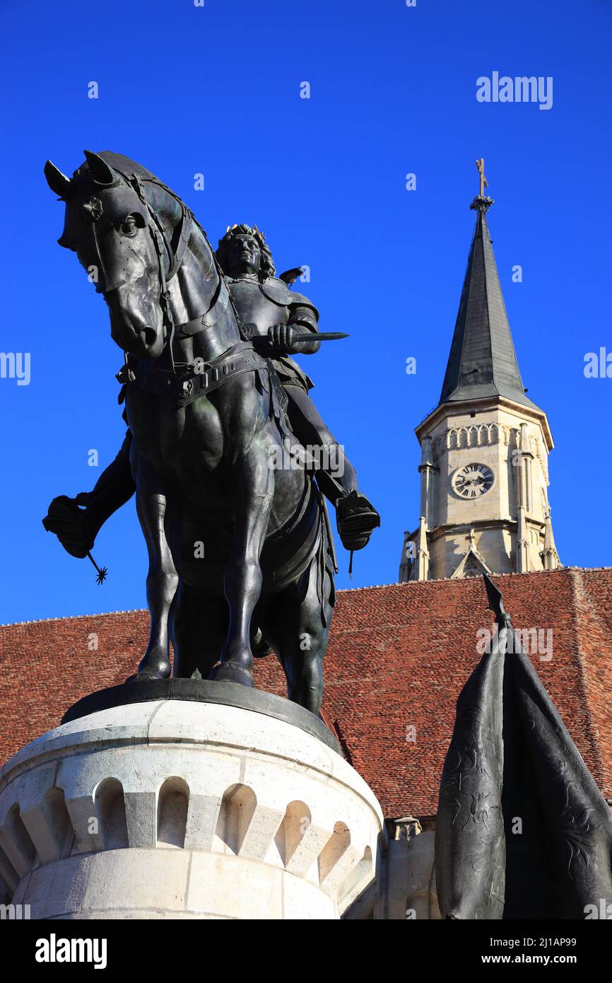 Reiterstandbild von Matthias Corvinus, Matthias Rex und Die Klausenburger Michaelskirche in Cluj-Napoca, deutsch Klausenburg, ist das bedeutendste Bei Stock Photo