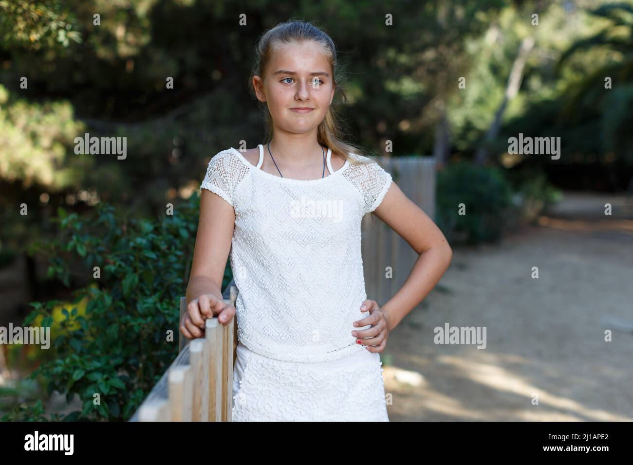 Teen girl in park near hi-res stock photography and images - Alamy