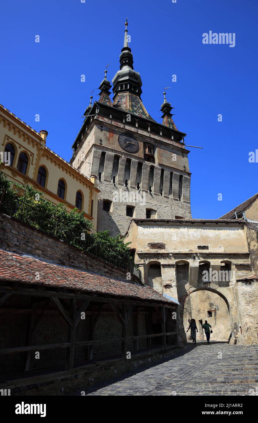 Der Stundturm, Turnul cu Ceas, Sighisoara, Schäßburg, Saxoburgum, im Kreis Mures in Siebenbürgen, Rumänien. Ihr historisches Zentrum wurde 1999 zum Un Stock Photo