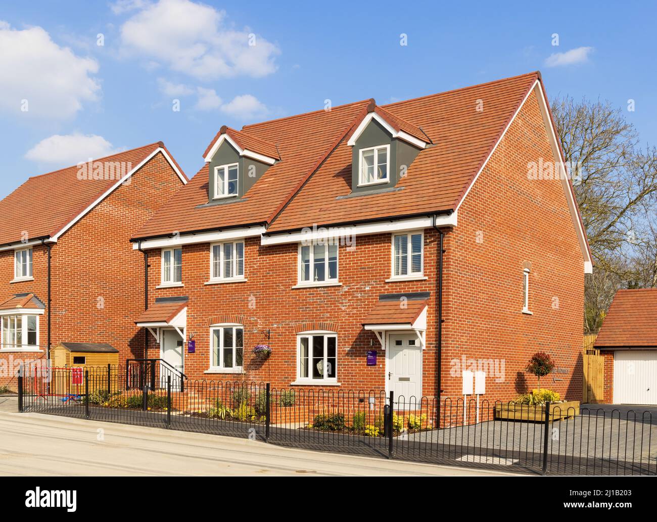 New build semi detached Taylor Wimpey show homes at the Tudor Park ...