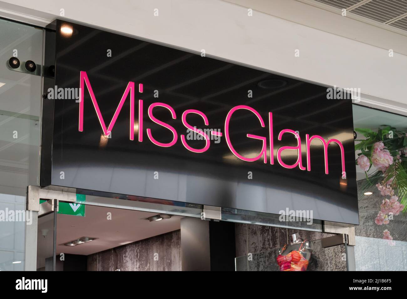 Miss glam clothing store hires stock photography and images Alamy
