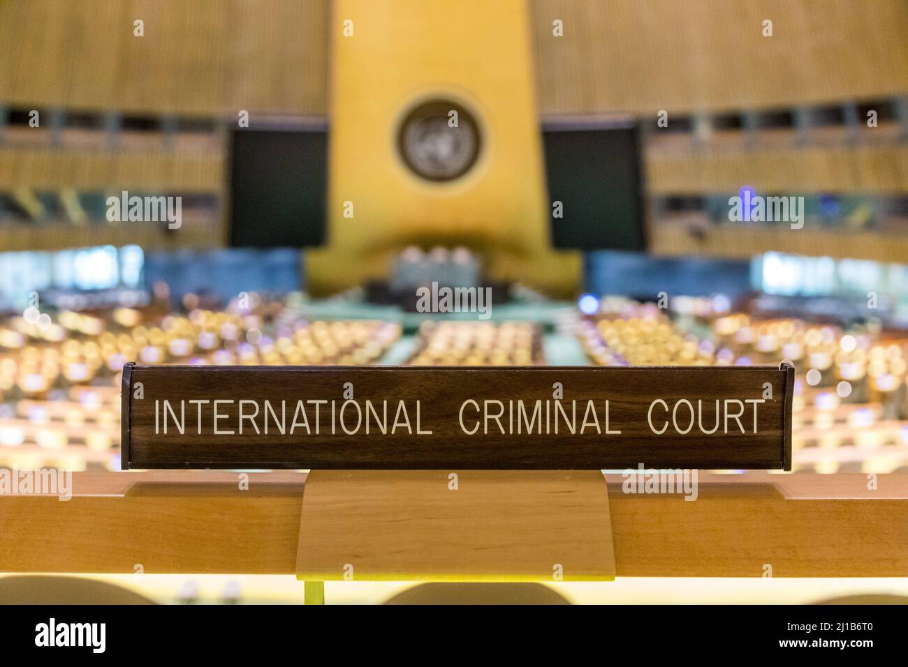 INTERNATIONAL CRIMINAL COURT IN THE GENERAL ASSEMBLY HALL OF THE UNITED NATIONS ORGANIZATION HEADQUARTERS IN NEW YORK, PEACE IN THE WORLD, UNO, MIDTOWN MANHATTAN, NEW YORK CITY, NEW YORK, USA Stock Photo