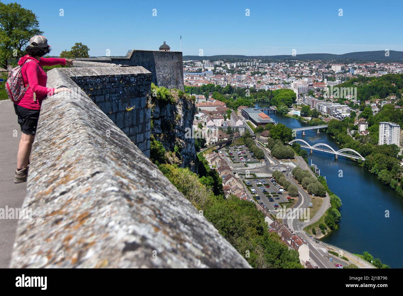 VIEW FROM THE TOP OF THE CITADEL'S RAMPARTS OVER THE CITY OF BESANCON, THE CHARDONNET BRIDGE AND THE NEUFCHATEL ROUNDABOUT, BESANCON, (25) DOUBS, REGION BOURGOGNE-FRANCHE-COMTE, FRANCE Stock Photo