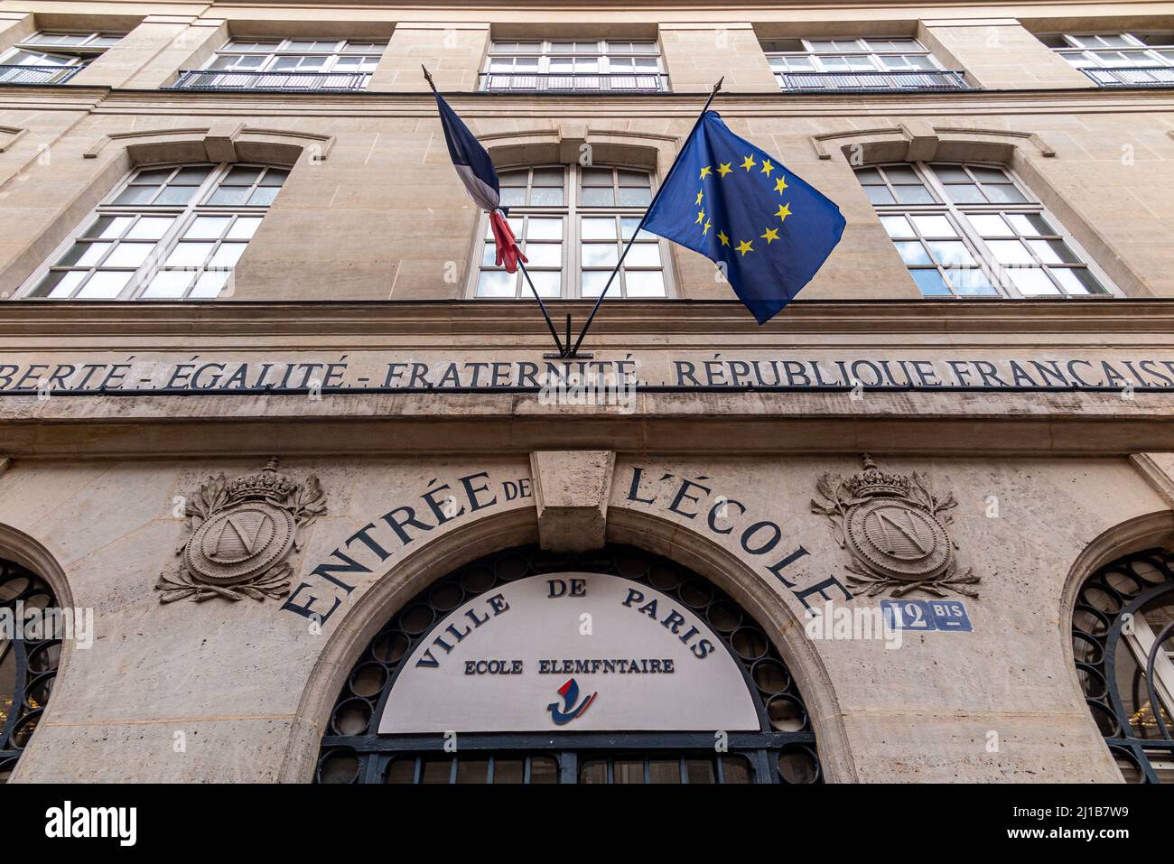 ENTRANCE TO AN ELEMENTARY SCHOOL IN THE CITY OF PARIS,  RUE DE LA BIENFAISANCE, 8TH ARRONDISSEMENT, FRANCE Stock Photo