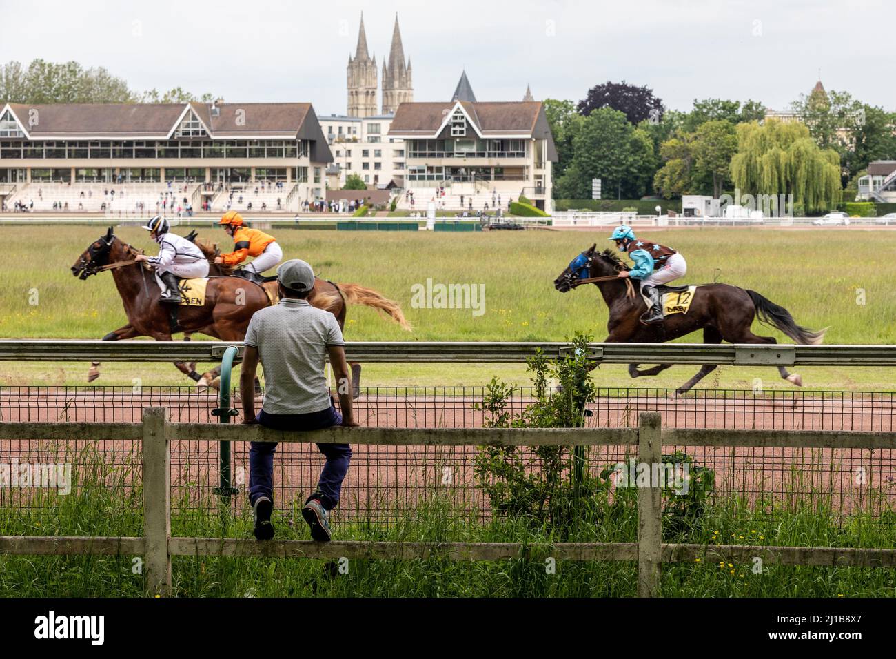 HORSE RACES AT THE RACE TRACK IN THE CITY CENTER, THE PRAIRIE, CAEN