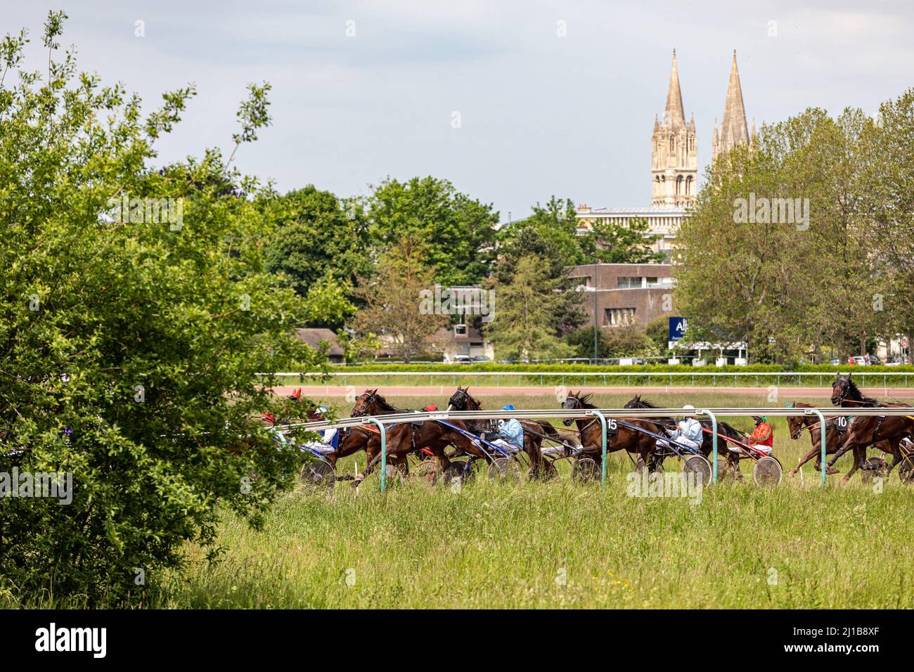HORSE RACES AT THE RACE TRACK IN THE CITY CENTER, THE PRAIRIE, CAEN