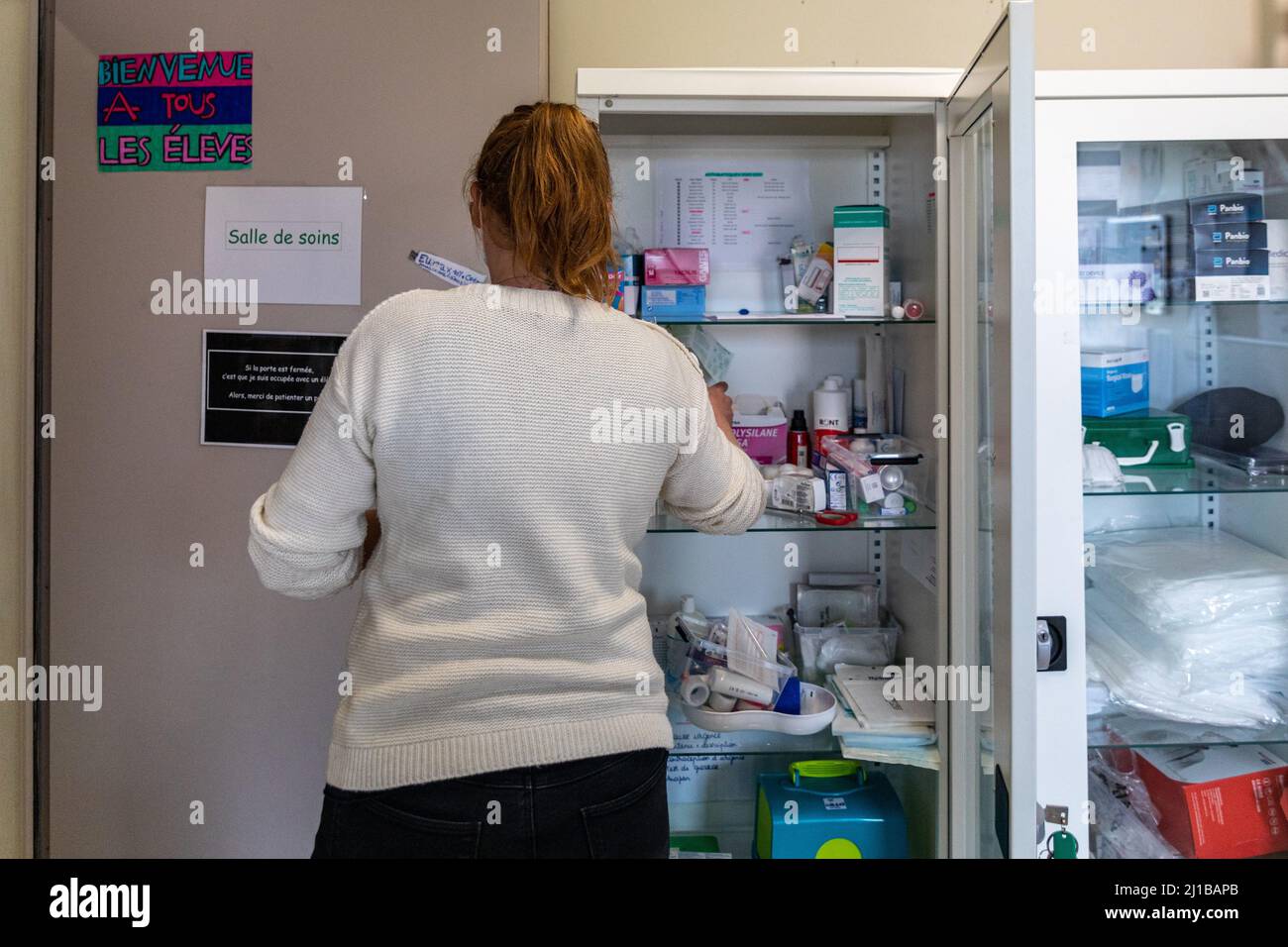 NURSE IN THE INFIRMARY, SECONDARY SCHOOL OF RUGLES, EURE, NORMANDY, FRANCE Stock Photo