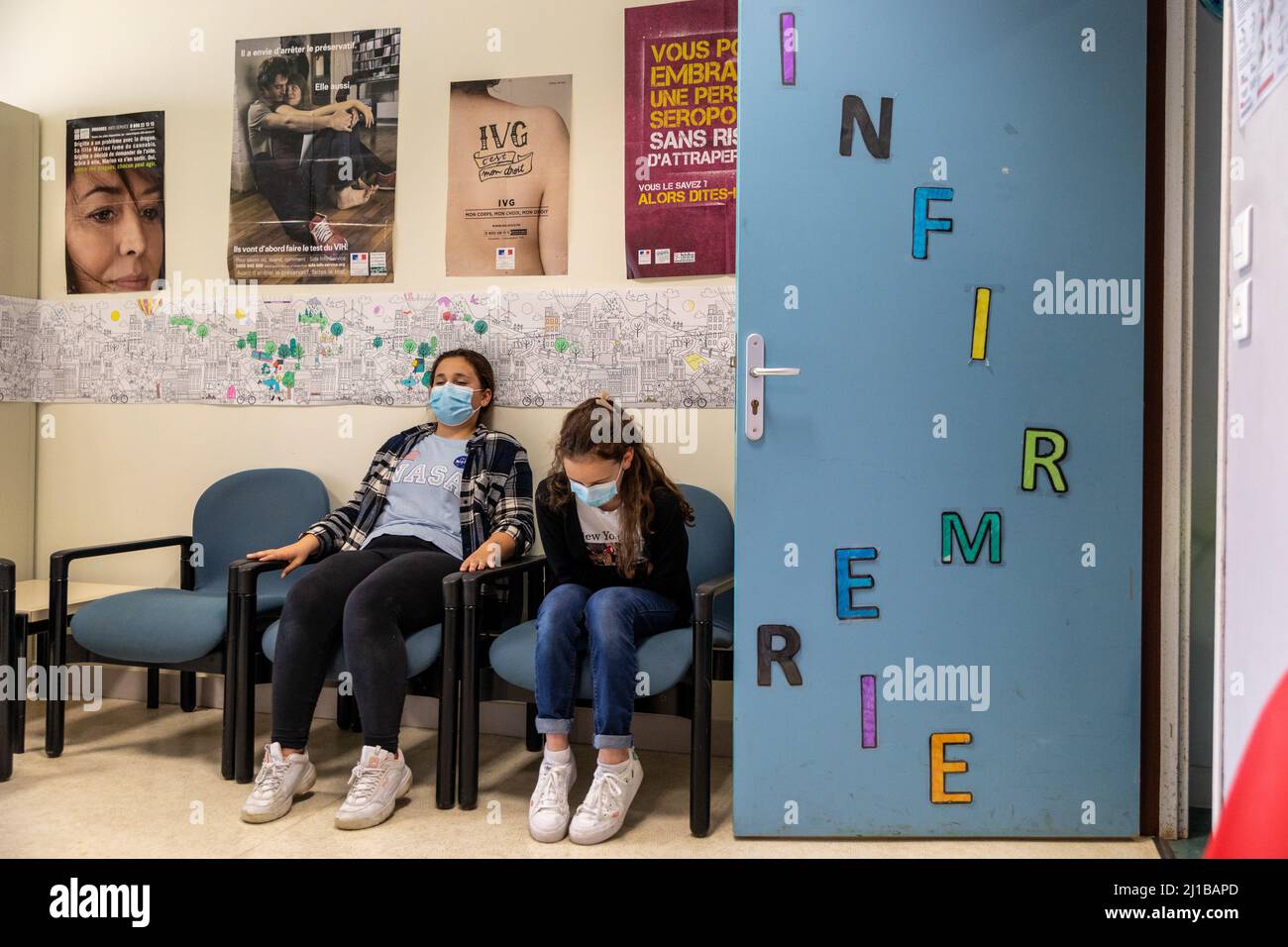 PUPILS IN THE WAITING ROOM OF THE INFIRMARY, SECONDARY SCHOOL OF RUGLES, EURE, NORMANDY, FRANCE Stock Photo