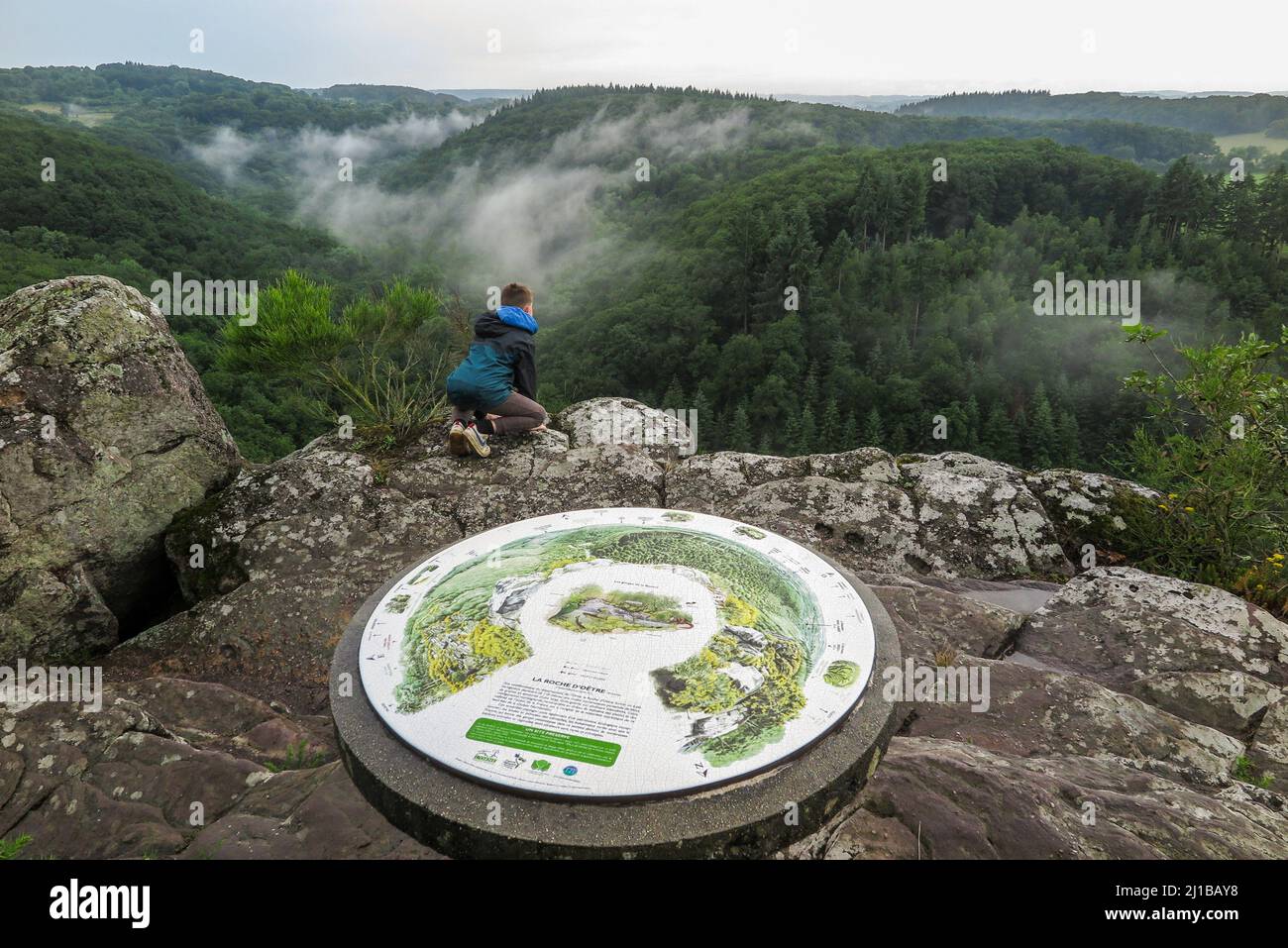 ORIENTATION TABLE ABOVE THE GORGES OF THE ROUVRE, NATURAL NORMAN SITE OF LA ROCHE D’OETRE, SAINT-PHILBERT-SUR-ORNE, NORMAN SWITZERLAND, ORNE, NORMANDY, FRANCE Stock Photo