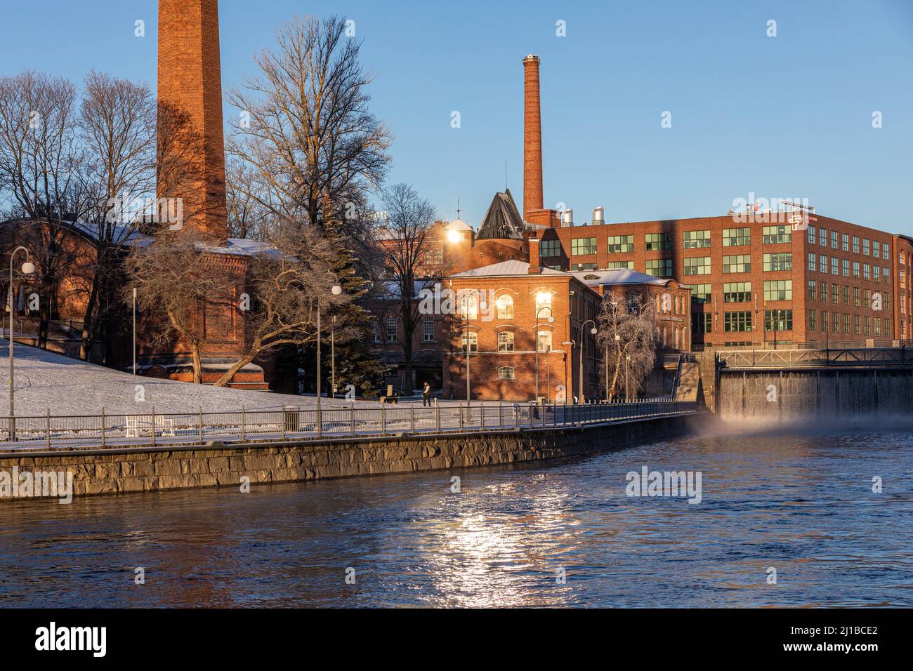 THE WALK OF LOVE LOCKS, TAMMERKOSKI FALLS WITH ITS HYDROELECTRIC PLANT AND THE FRENCKELL THEATER, TAMPERE, FINLAND, EUROPE Stock Photo