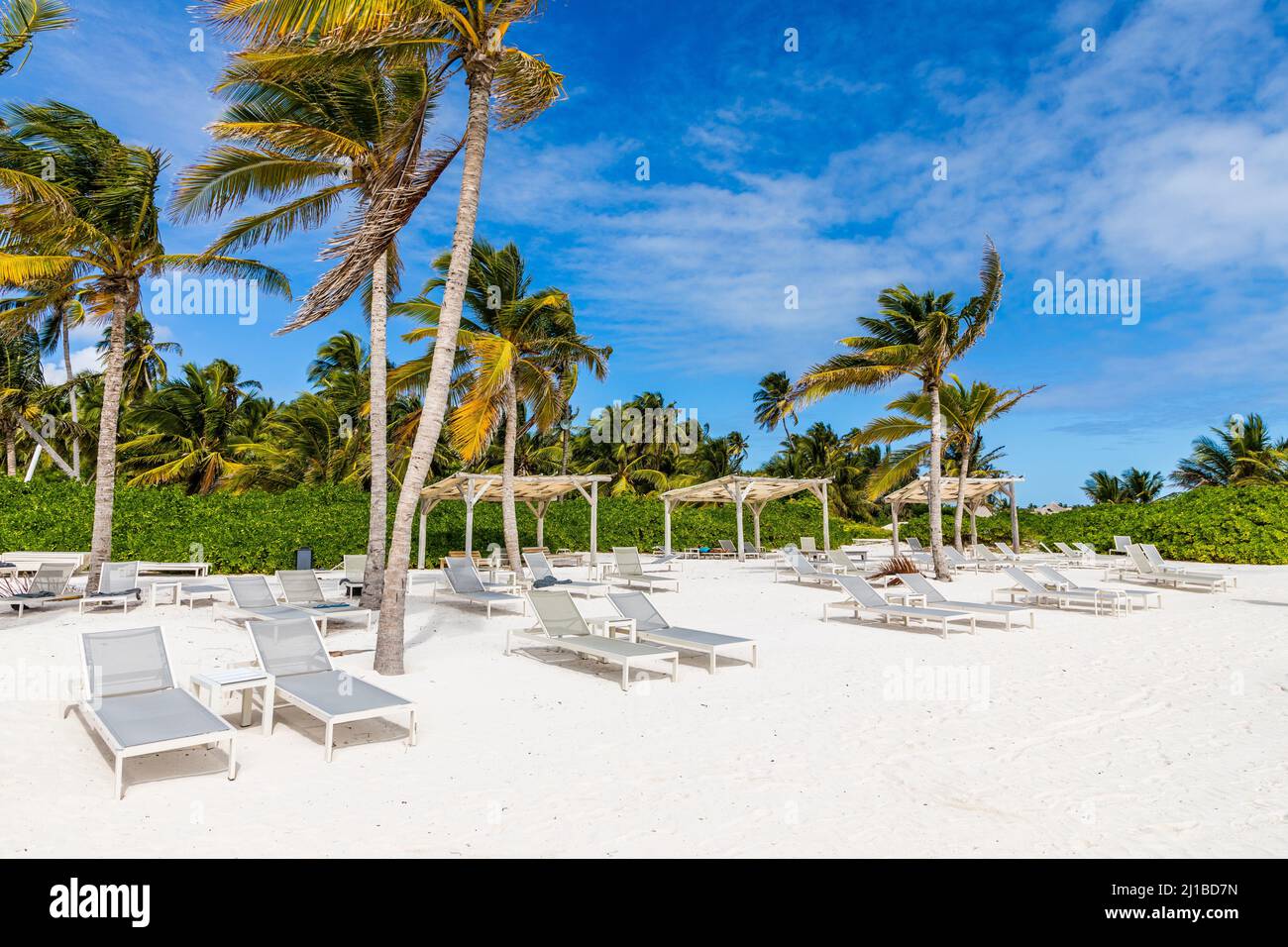 ILLUSTRATION OF THE DECLINE IN THE NUMBER OF RESORT BOOKINGS, THE BEACH AT THE WESTIN PUNTA CANA RESORT & CLUB, DOMINICAN REPUBLIC Stock Photo