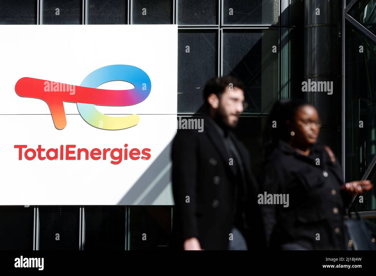 Totalenergies logo hi-res stock photography and images - Alamy