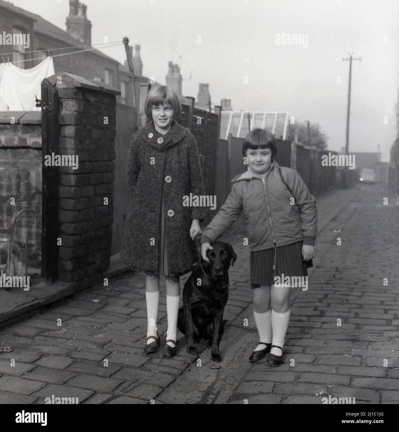Victorian school children england hi-res stock photography and images ...