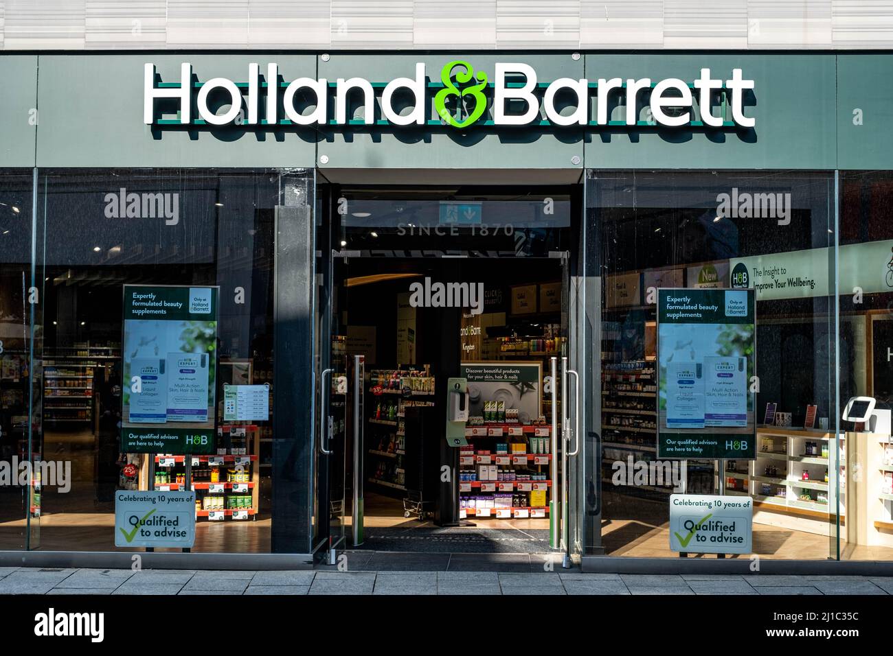KingstonUponThames, Kingston London UK, March 23 2022, Holland And Barrett High Street Retail