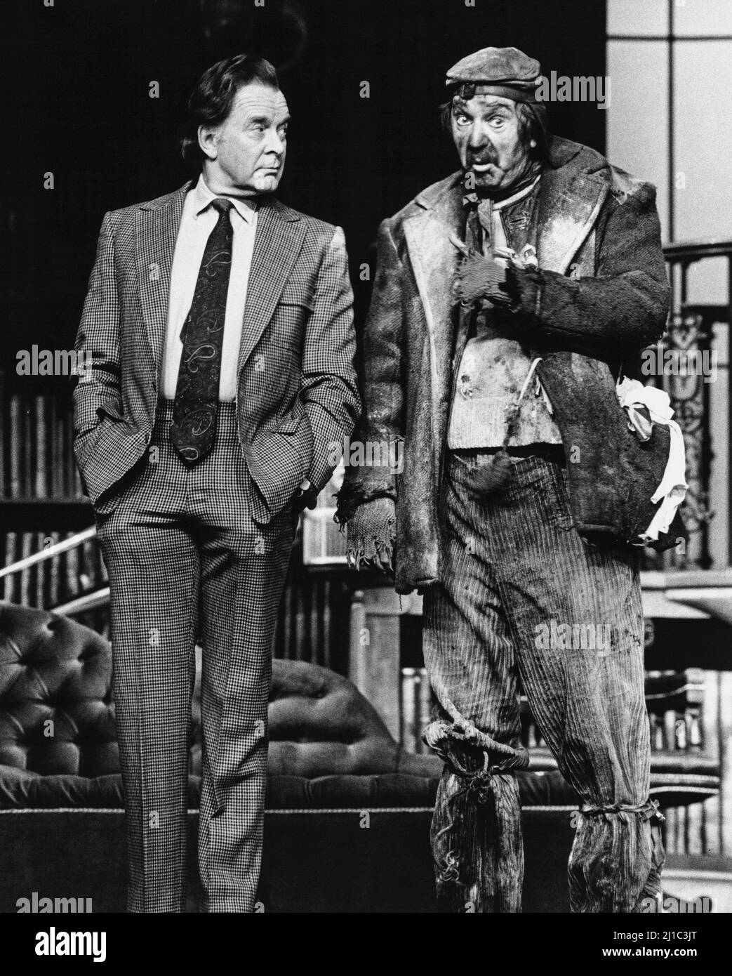 27a Wimpole Street - l-r: Tony Britton (Henry Higgins), Peter Bayliss (Alfred Doolittle) in MY FAIR LADY at the Adelphi Theatre, London WC2  25/10/1979  a Haymarket Theatre Leicester / Cameron Mackintosh co-production  book & lyrics: Alan Jay Lerner  music: Frederick Loewe  after 'Pygmalion' by George Bernard Shaw  set design: Adrian Vaux  costumes: Tim Goodchild  lighting: Chris Ellis  musical staging & choreography: Gillian Lynne  director: Robin Midgley Stock Photo