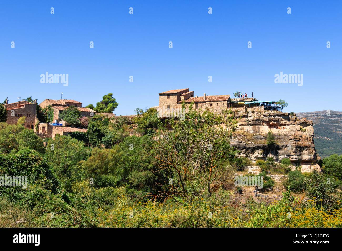 siurana-tarragona-spain-july-2021-the-view-of-the-village-located