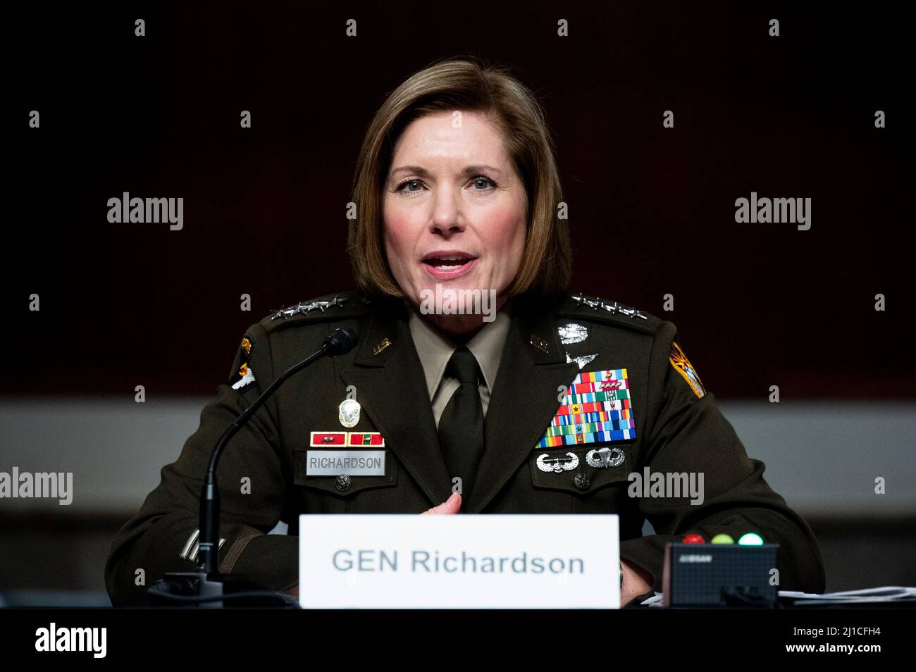 Laura richardson hi-res stock photography and images - Alamy