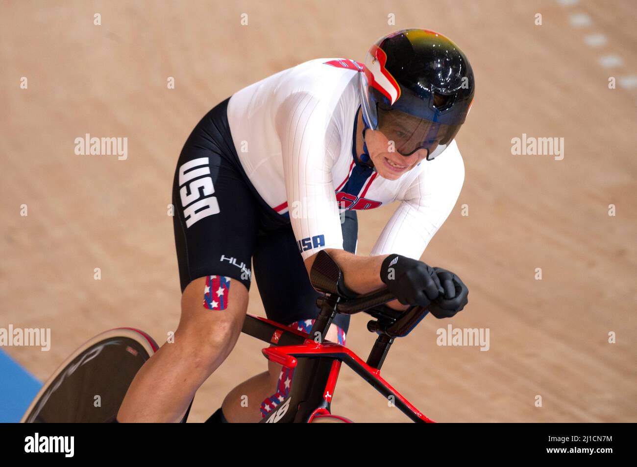 Shawn Morelli of the United States, winning the silver medal in the women's individual pursuit at the Tokyo 2020 Paralympic Games Stock Photo