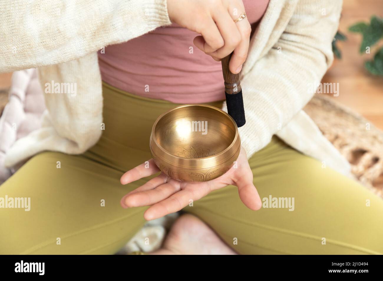 Sound Bath Meditation Stock Photo Alamy