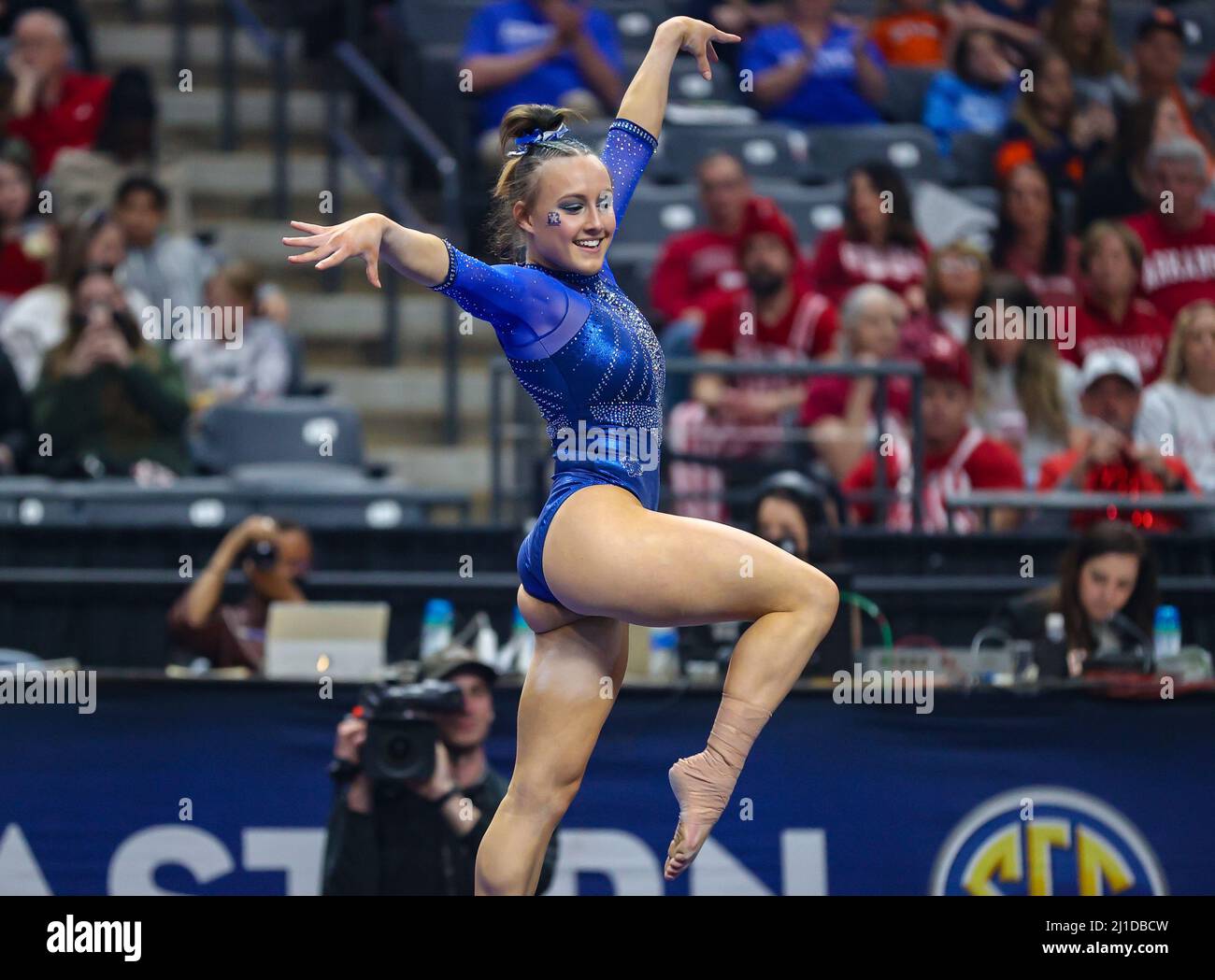 Birmingham, AL, USA. 19th Mar, 2022. Kentucky's Raena Worley performs ...