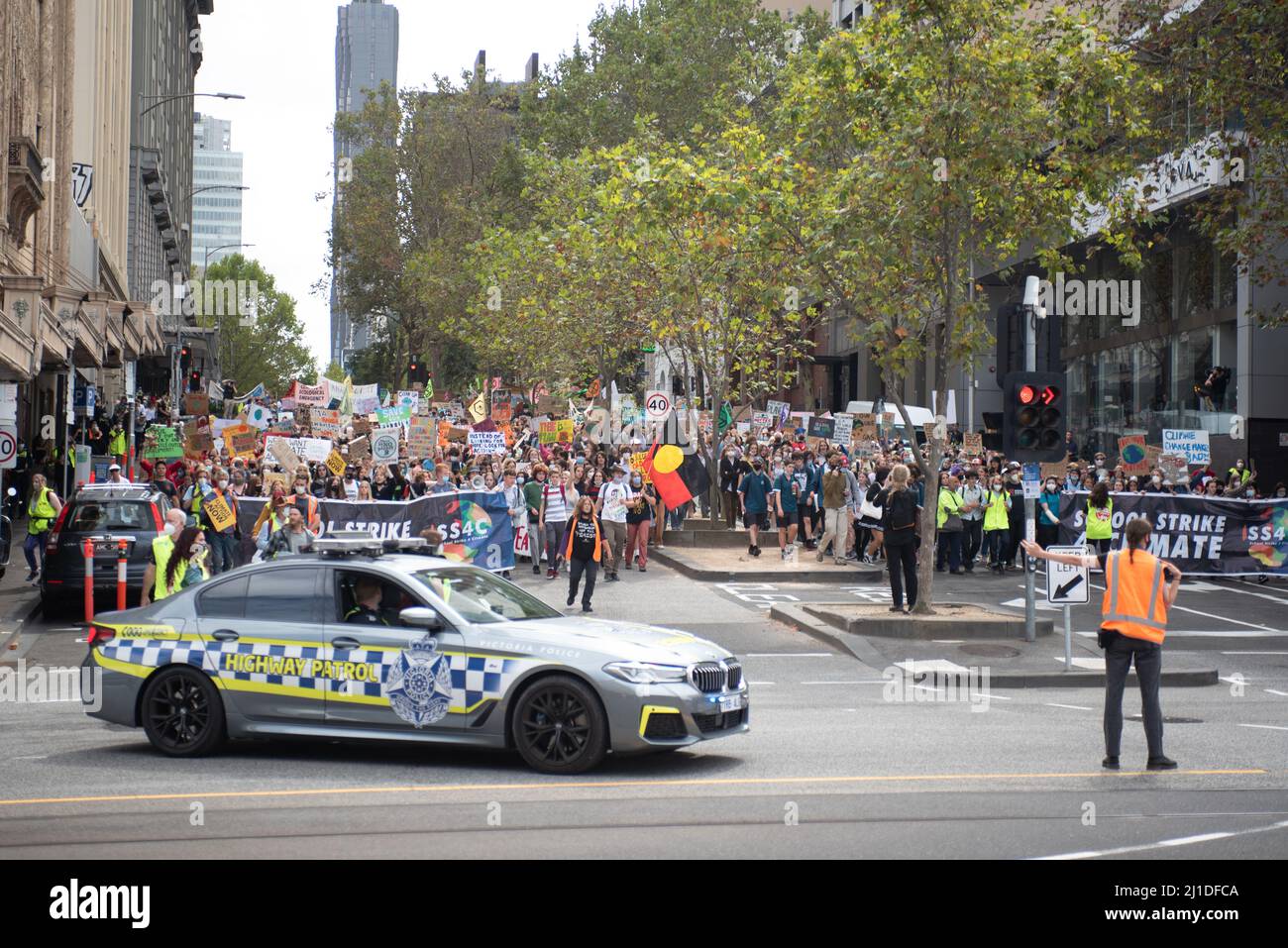 Melbourne, Australia. 25th March 2022. School students march through Melbourne to protest against Australian political inaction on climate change. Credit: Jay Kogler/Alamy Live News Stock Photo