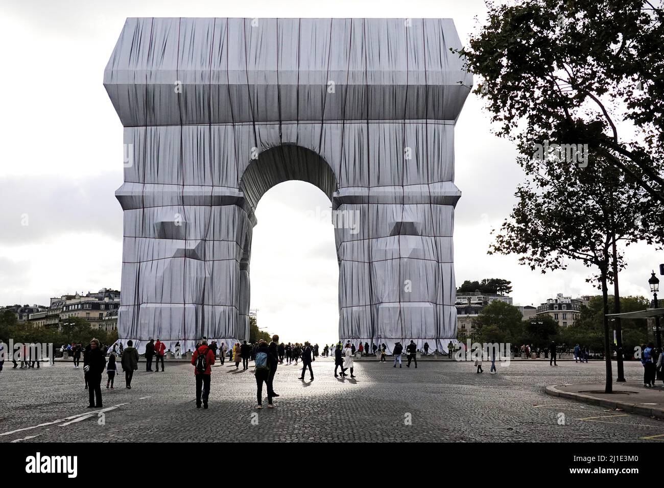 02.10.2021, France, , Paris - the wrapped Arc de Triomphe. The idea, born in 1962 by the artists Christo and Jeanne-Claude, has now been posthumously Stock Photo