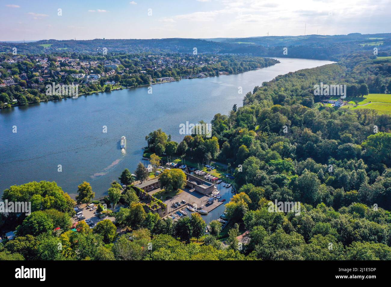 20.09.2021, Germany, North Rhine-Westphalia, Essen - Lake Baldeney, Haus Scheppen in front. Haus Scheppen is a former noble feudal estate of the Werde Stock Photo