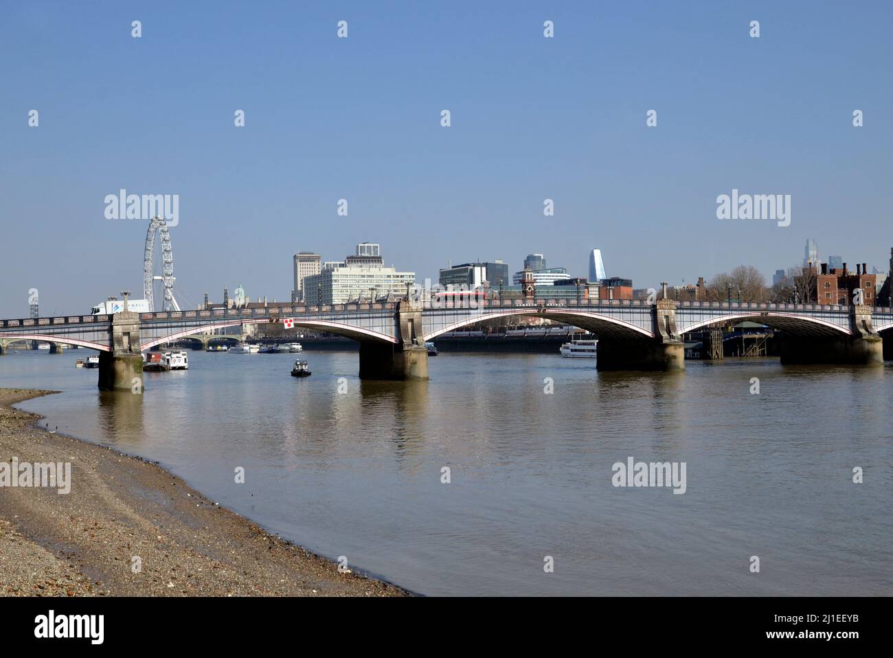 Lambeth Bridge, between Westminster and Lambeth on the River Thames in London Stock Photo