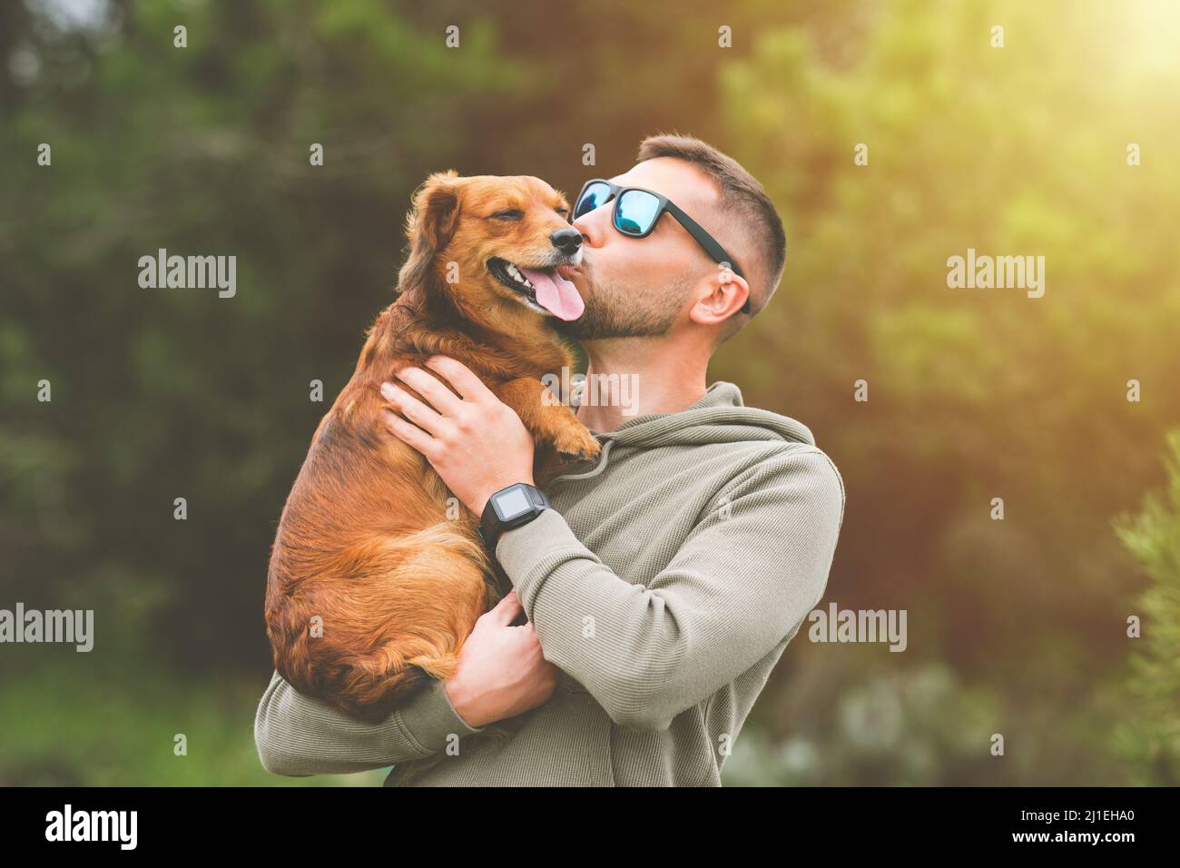 Dog kiss man hi res stock photography and images Alamy